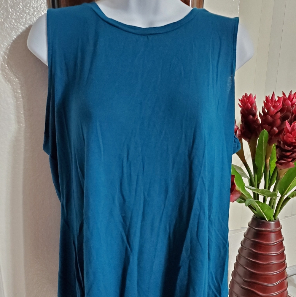 Ellen Tracy dark green top